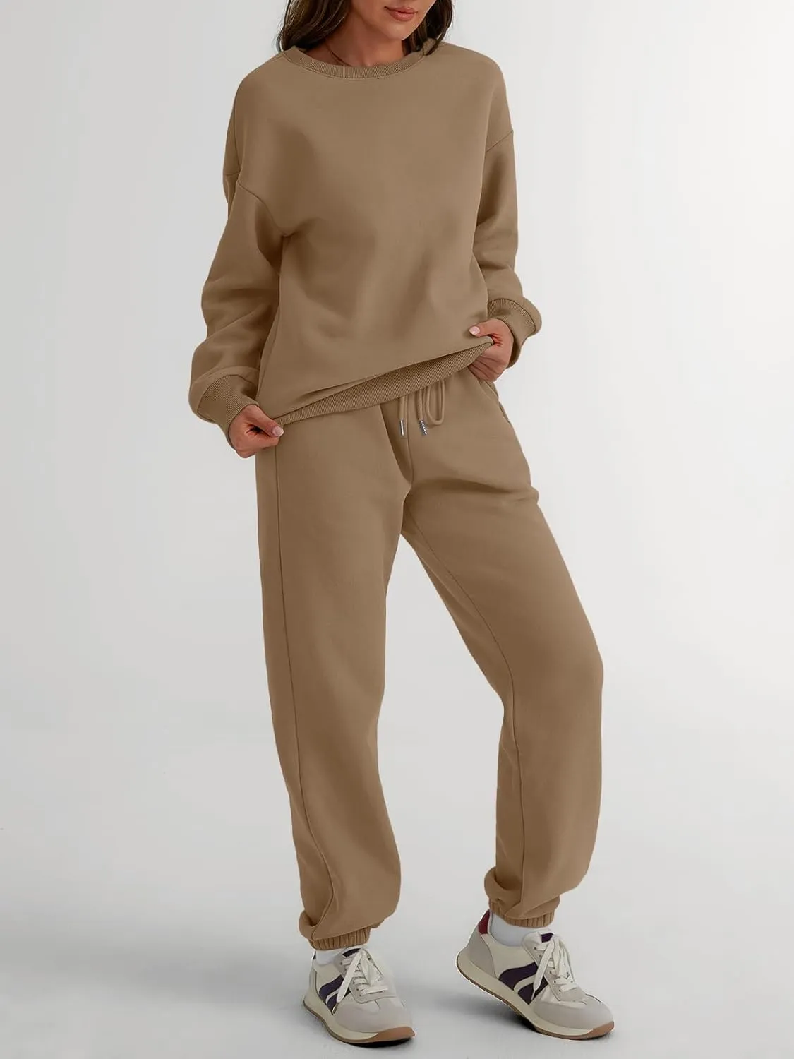 Trendy Queen Sweatsuits Women 2 Piece Outfits Two Piece Crewneck Sweatshirts Sets Lounge Fall Sweatpants 2025 Tracksuits