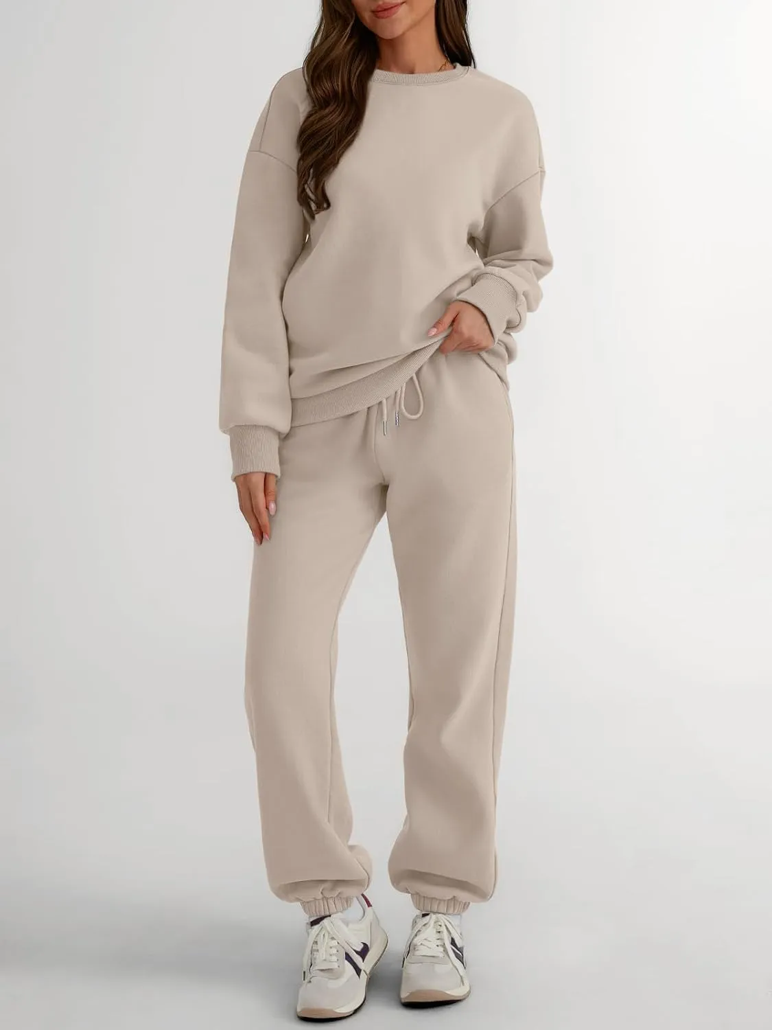 Trendy Queen Sweatsuits Women 2 Piece Outfits Two Piece Crewneck Sweatshirts Sets Lounge Fall Sweatpants 2025 Tracksuits