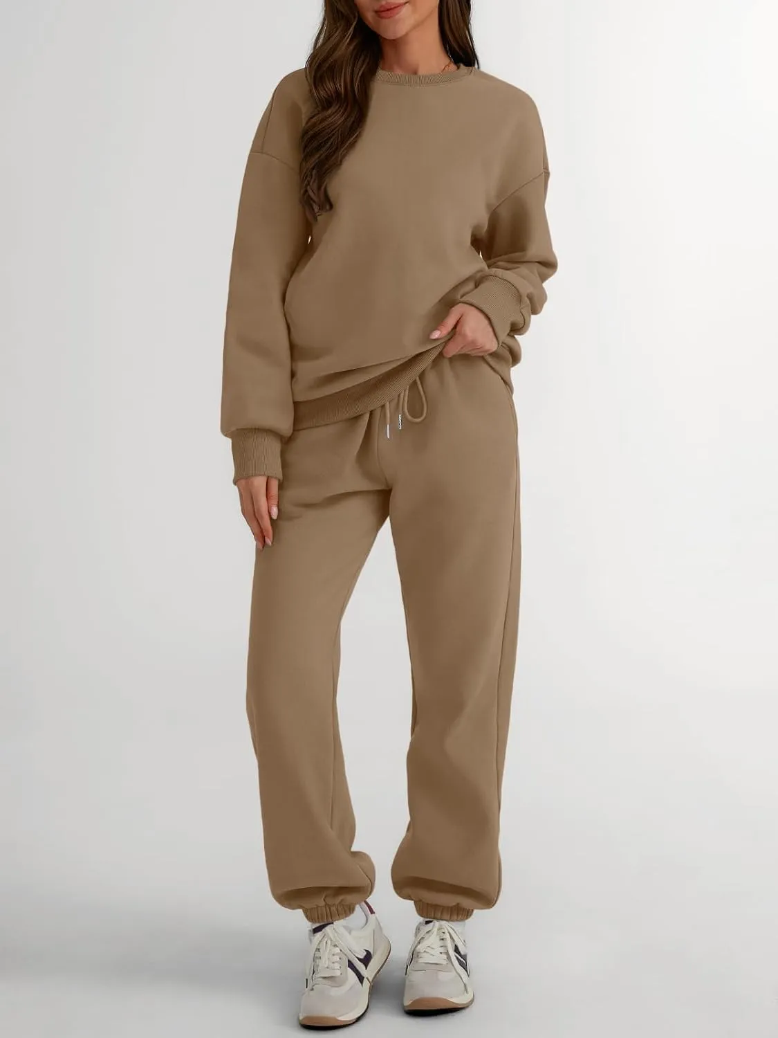 Trendy Queen Sweatsuits Women 2 Piece Outfits Two Piece Crewneck Sweatshirts Sets Lounge Fall Sweatpants 2025 Tracksuits